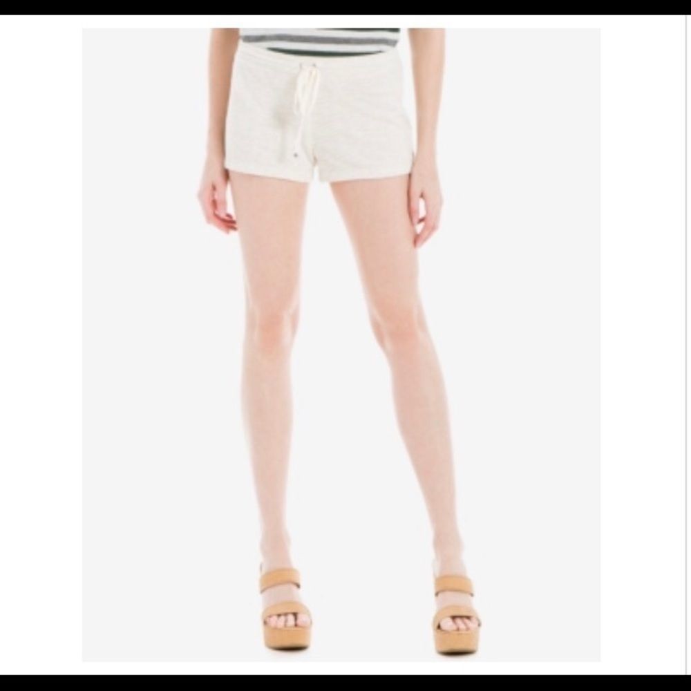 Max Studio London NWT Odette shorts cream size S